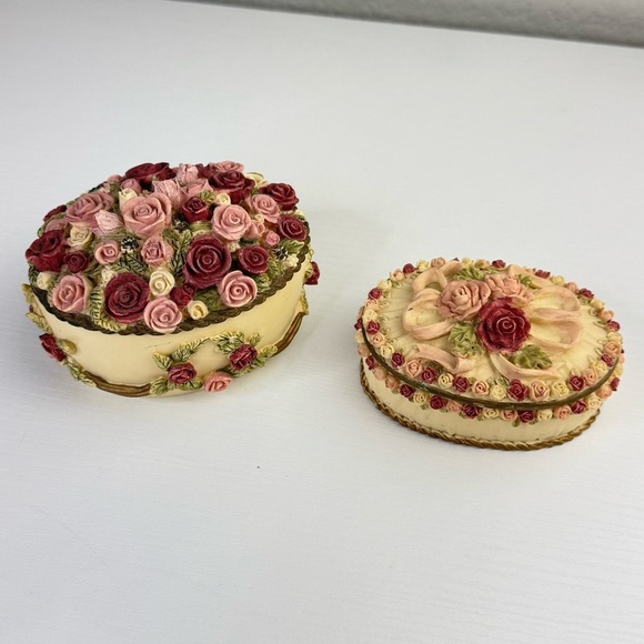 Vintage Sculptured Rose Trinket Box by Dezine Ltd Set of 2 Hand-painted 90’s - Picture 1 of 14